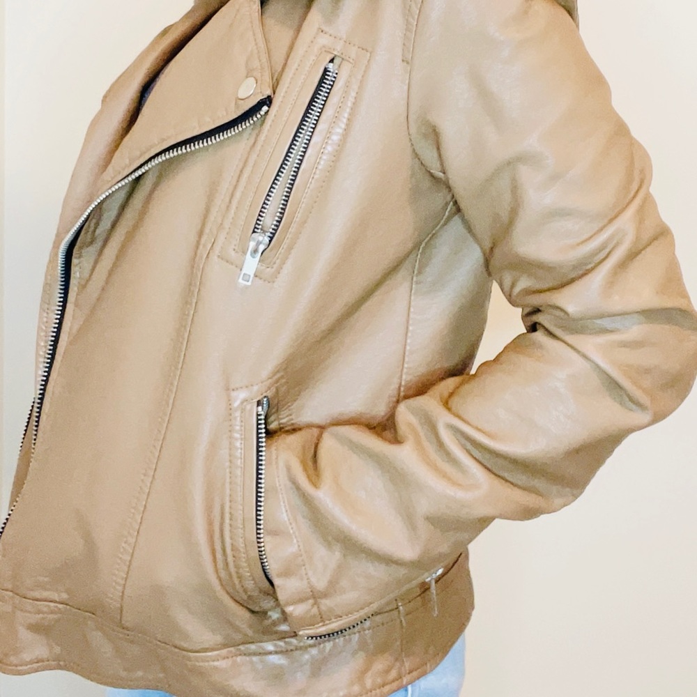 Leather jacket - Picture 2 of 5